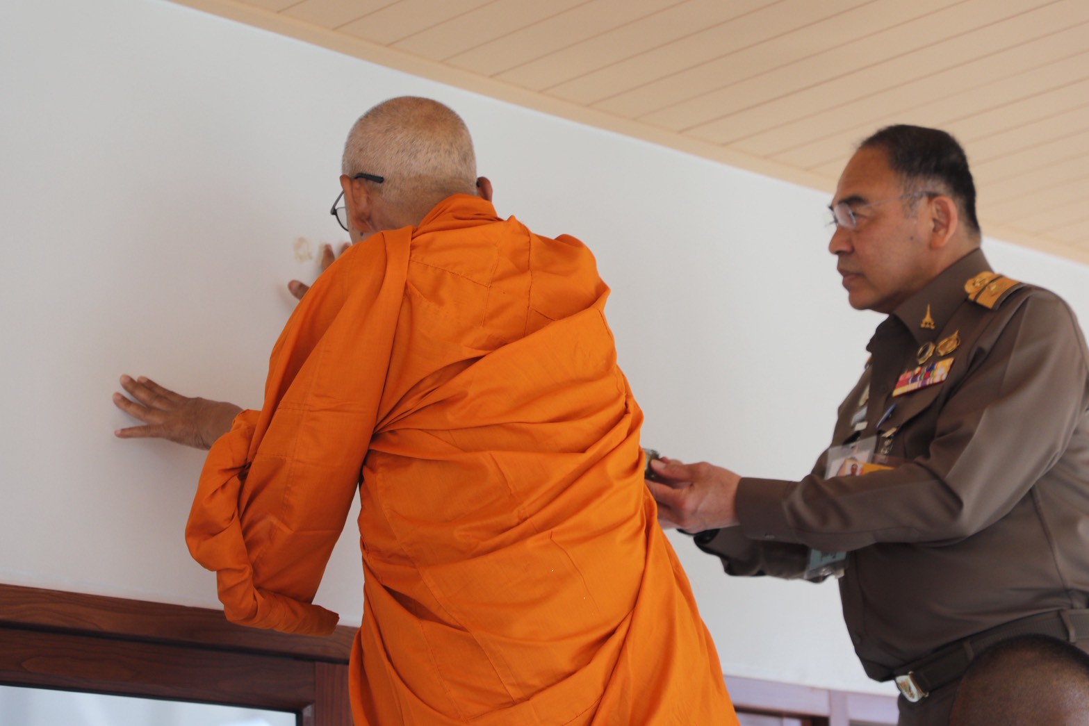 title - ส.ป.ก. เข้าร่วมพิธีเปิดสำนักงานฯ พร้อมมอบเอกสารสิทธิ์ การใช้ประโยชน์ที่ดิน (ส.ป.ก.) และประชุมการติดตามการดำเนินงานตามแผนปฏิบัติการพัฒนาพื้นที่สถานีวิจัยการเกษตรและพัฒนาโครงการหลวงโนนดินแดง ณ จังหวัดบุรีรัมย์